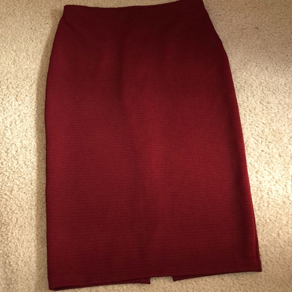 H&M Dresses & Skirts - H&M Burgundy Pencil Skirt - Size Small